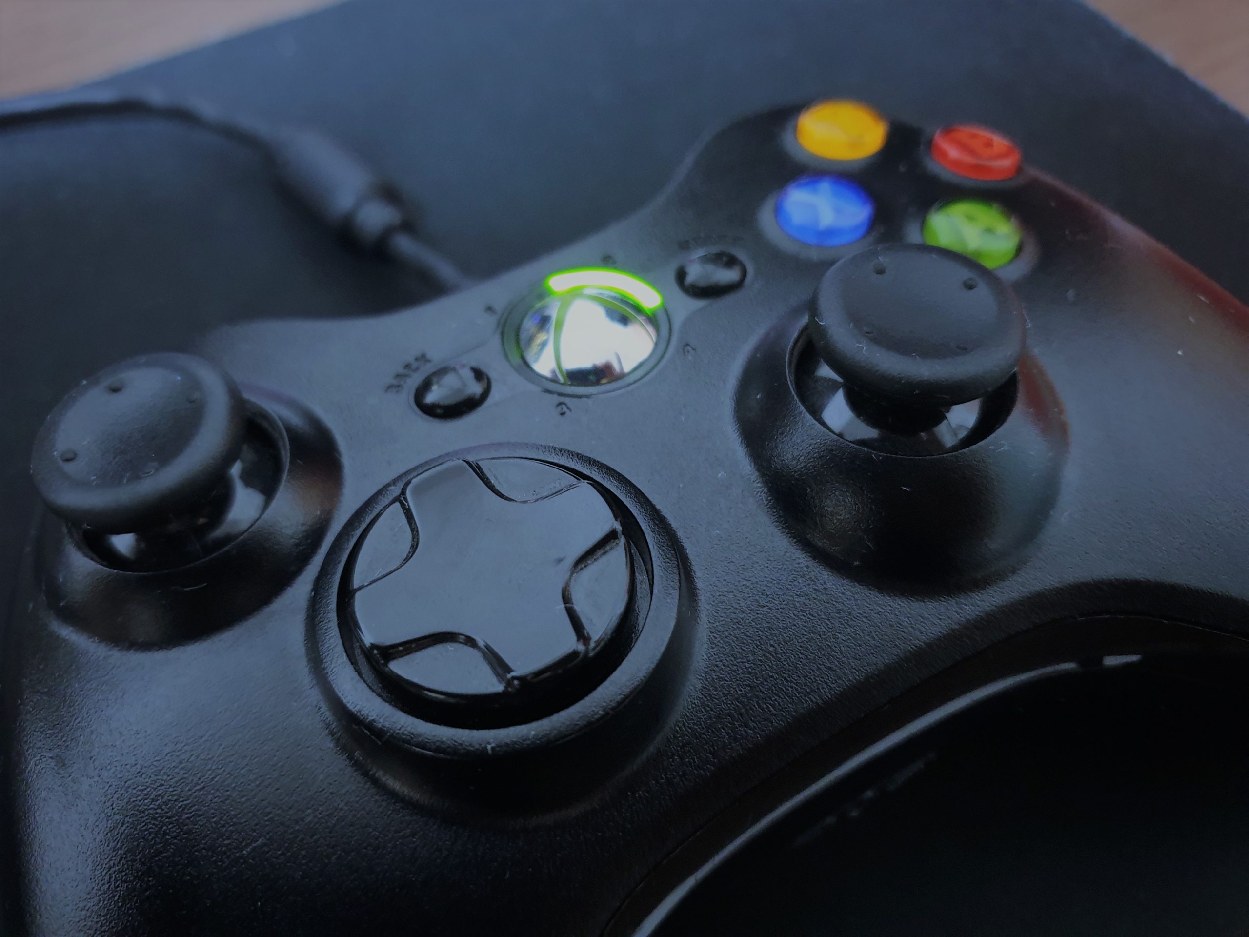 Xboxコントローラー】ロゴの2P(右上)が光って接続できない時の対処法 